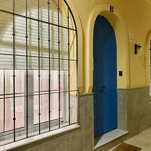 apartamentos-la-puerta-azul-el-bajondillo-torremolinos.1costadelsol.com/
